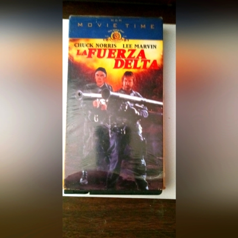 La Fuerza Delta VHS Movie Time Chuck Norris Lee Marvin - Orange Black
